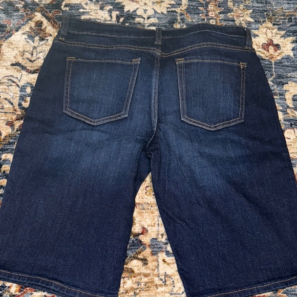 Sale Gap Women’s Dark Blue Denim Bermuda Shorts Size 6/28 - Picture 7 of 9